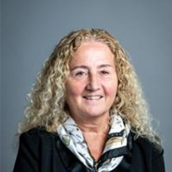 Councillor Una O’Halloran - Councillor, Caledonian Ward | Leader of the Council